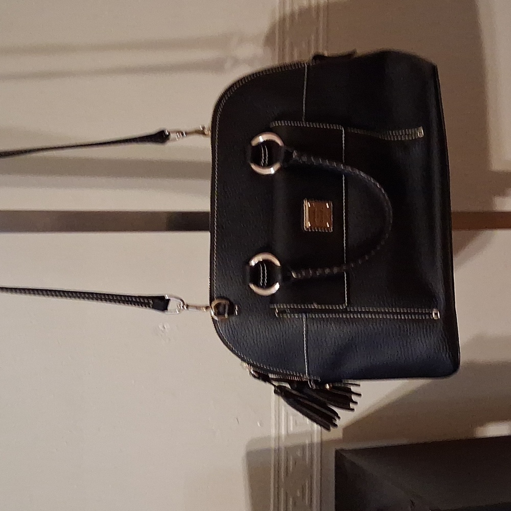 Elegant Black Handbag.